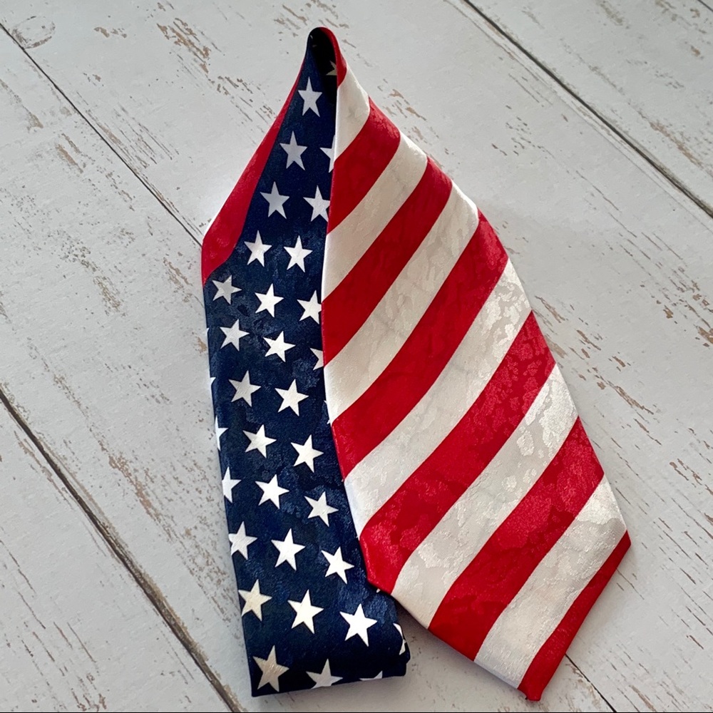 Executive Designer Silk House American flag Tie
